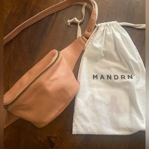 Mandrn “Remy” bumbag (DUSTY ROSE PINK COLOR)